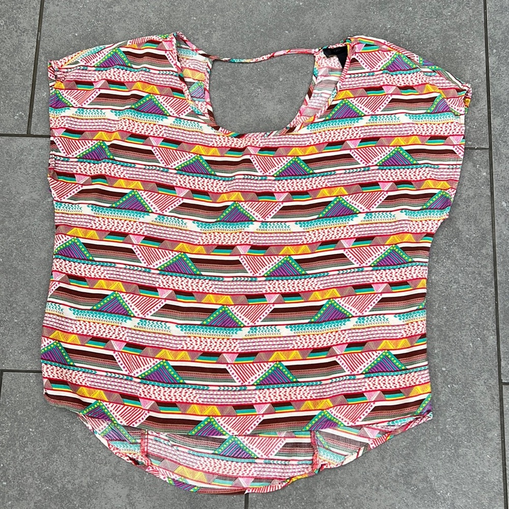 Cute top with interesting back detail